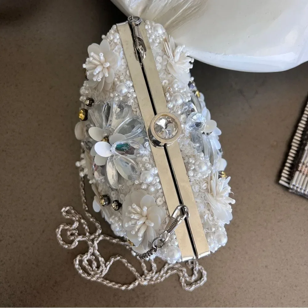 CETTA Y2K White Floral Sequins Embellished Evening Clutch
